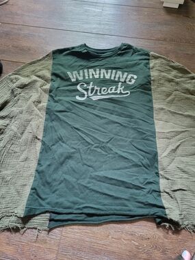 Women's 'Winning Streak' Green Graphic Shirt